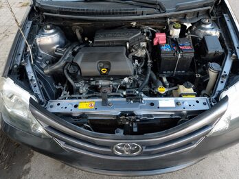 TOYOTA ETIOS 1.5 XS 5P  - AÑO 2.013