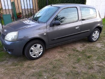 RENAULT CLIO 1.2 3P PACK PLUS -  AÑO 2.011