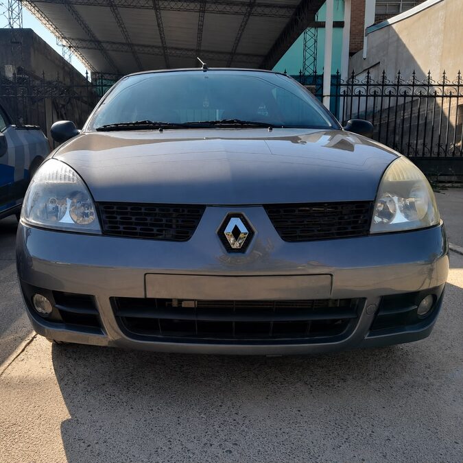 RENAULT CLIO 1.2 3P PACK PLUS -  AÑO 2.011