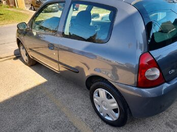 RENAULT CLIO 1.2 3P PACK PLUS -  AÑO 2.011