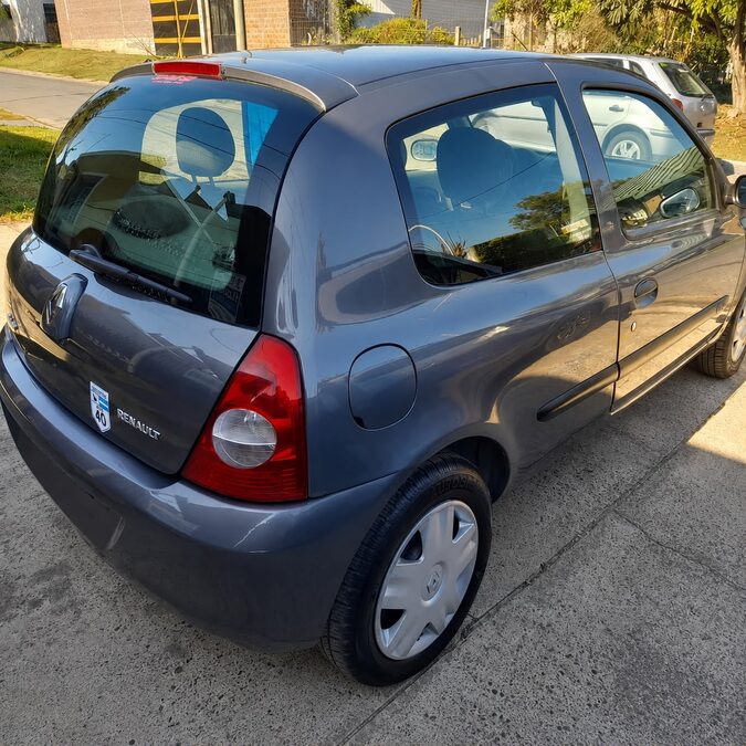 RENAULT CLIO 1.2 3P PACK PLUS -  AÑO 2.011