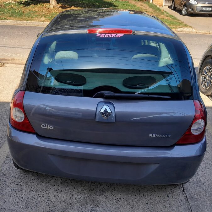 RENAULT CLIO 1.2 3P PACK PLUS -  AÑO 2.011