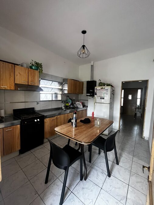 Excelente casa en venta calle Jujuy al 500