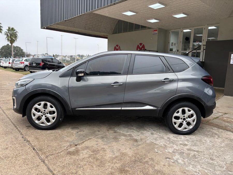 RENAULT CAPTUR 2.0 ZEN. Recibo vehículos de menor y mayor valor.