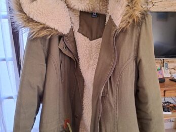 PARKA TALLE M $15000