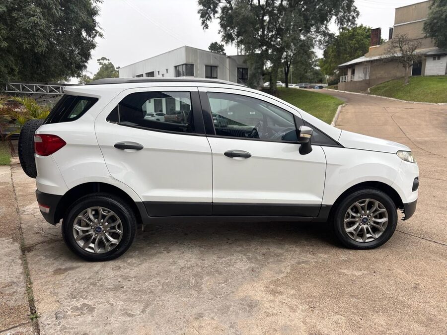 FORD ECO SPORT 1.6 FREESTYLE. Recibo vehículos de menor y mayor valor.