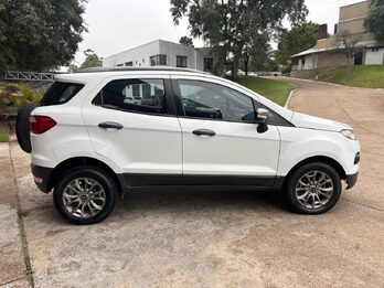 FORD ECO SPORT 1.6 FREESTYLE. Recibo vehículos de menor y mayor valor.