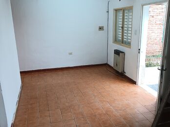 Se alquila casa dos dormitorios - calle Chajari
