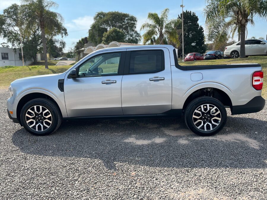FORD MAVERICK LARIAT HIBRIDA 4X2 AT- LARIAT 4X4 AT - XLT 4X2.