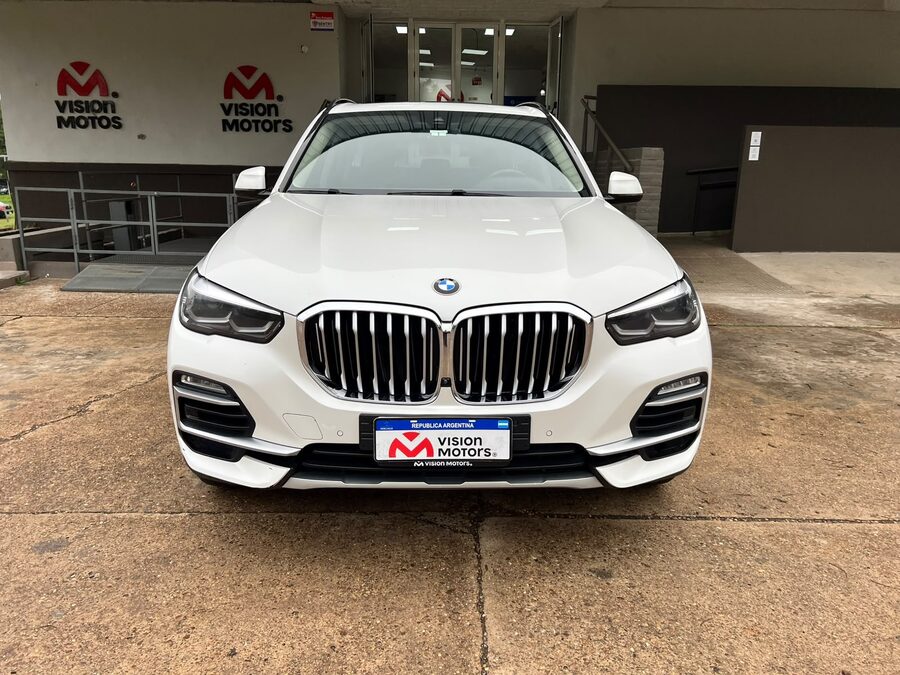 BMW X 5 40I XDRIVE M SPORT. Recibo vehículos.