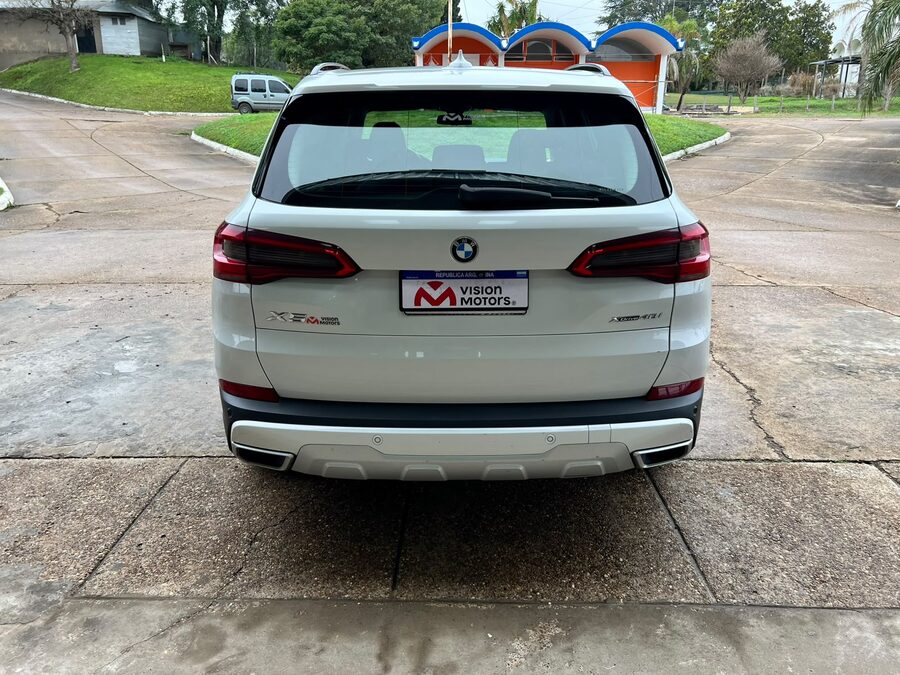 BMW X 5 40I XDRIVE M SPORT. Recibo vehículos.