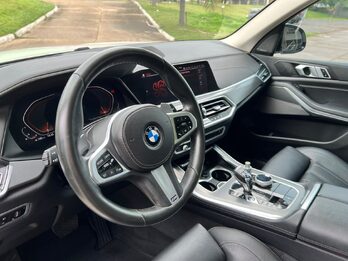 BMW X 5 40I XDRIVE M SPORT. Recibo vehículos.