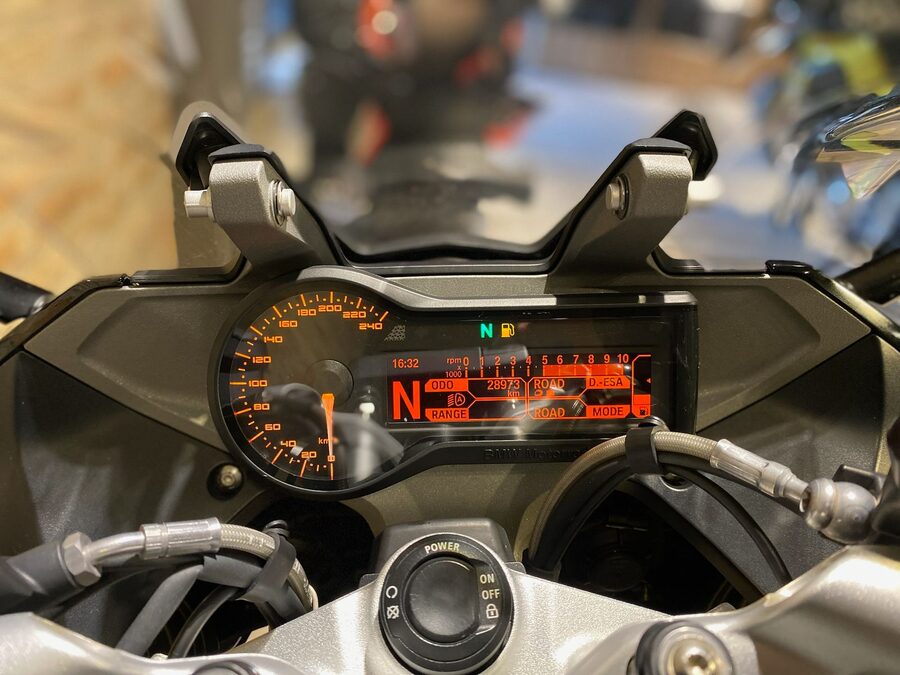 Bmw R1200 Rs. Recibo vehículos de menor y mayor valor.