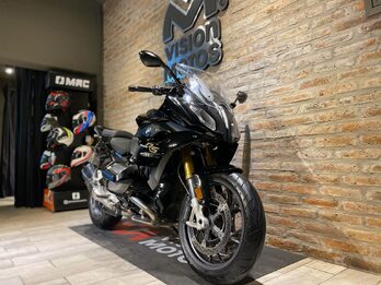 Bmw R1200 Rs. Recibo vehículos de menor y mayor valor.