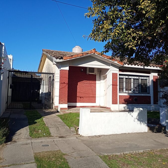 VENDO CASA CALLE PROVINCIAS UNIDAS