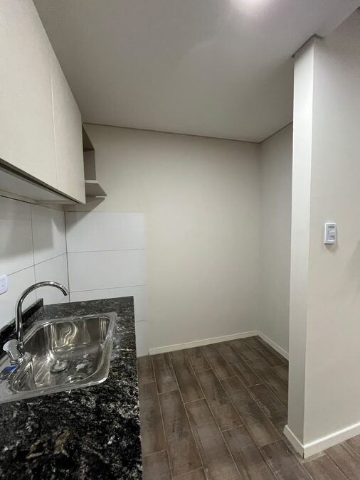 En alquiler departamento monoambiente zona centro !