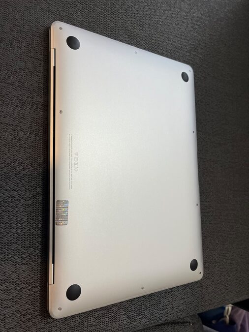 MACBOOK AIR M1 Como Nueva