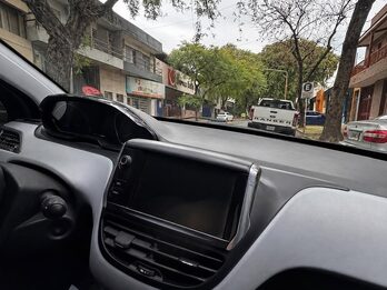 PEUGEOT 208 1.5 ALLURE TOUCHSCREEN - AÑO 2.015