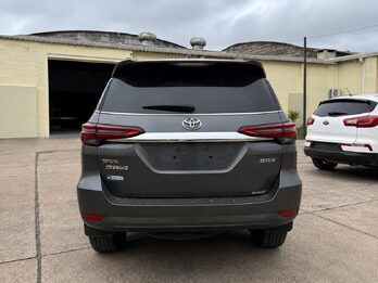 TOYOTA SW4 2.8 TDI 4X4 SRX  L/21 MANUAL 7AS - AÑO 2.021