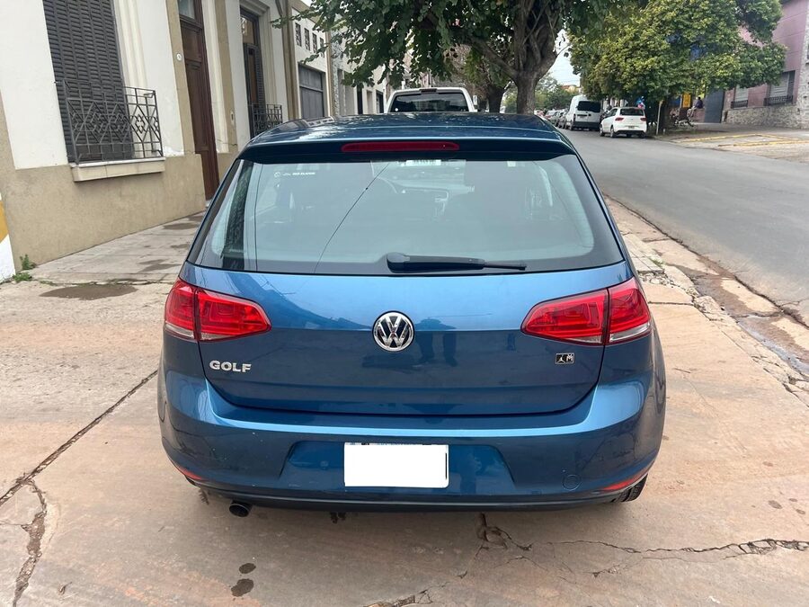 VOLKSWAGEN GOLF 1,6L TRENDLINE 2015
