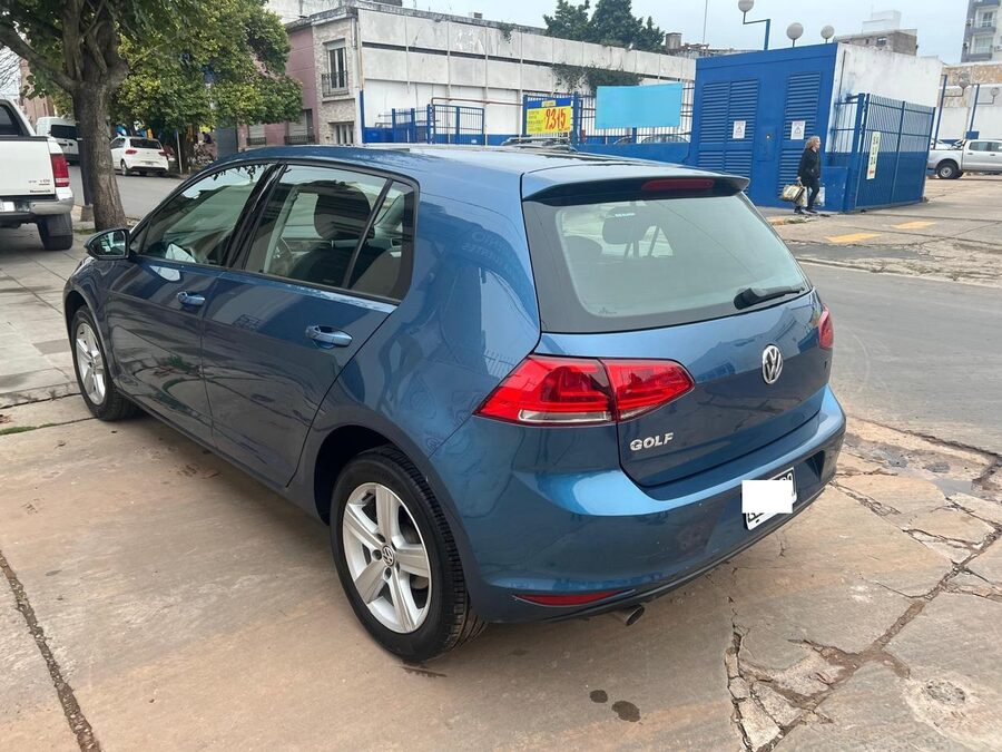 VOLKSWAGEN GOLF 1,6L TRENDLINE 2015