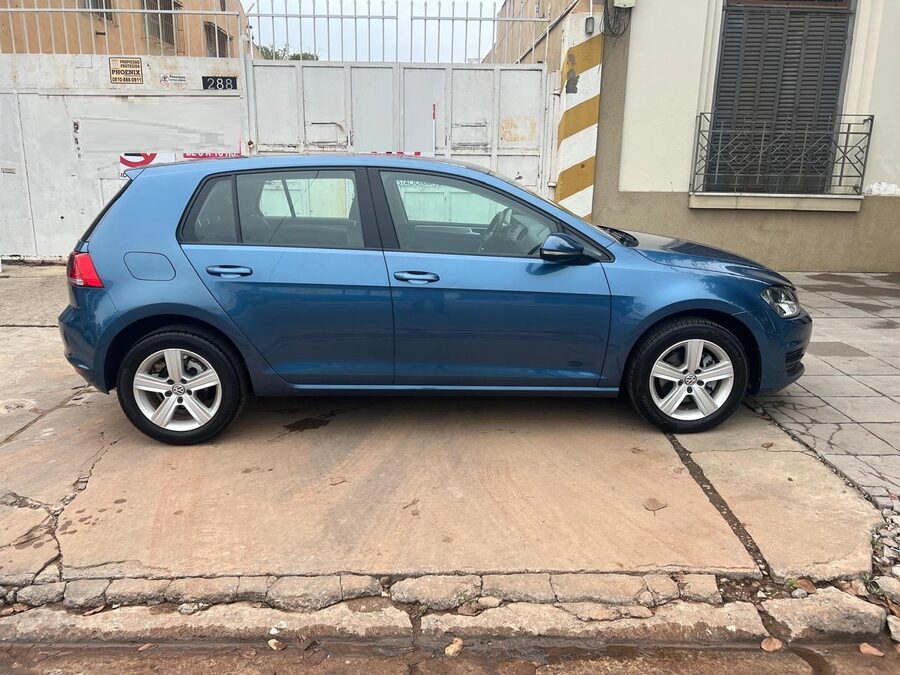 VOLKSWAGEN GOLF 1,6L TRENDLINE 2015
