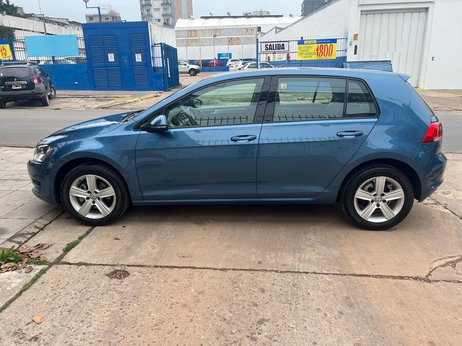 VOLKSWAGEN GOLF 1,6L TRENDLINE 2015