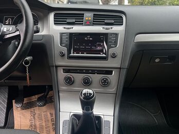 VOLKSWAGEN GOLF 1,6L TRENDLINE 2015