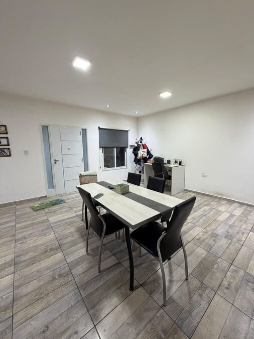 VENDO CASA 2 DORMITORIOS, ZONA JOHNSON ACERO