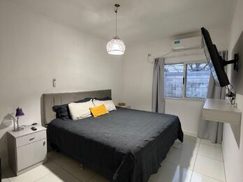 VENDO CASA 2 DORMITORIOS, ZONA JOHNSON ACERO