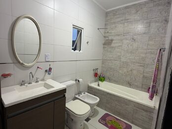 VENDO CASA 2 DORMITORIOS, ZONA JOHNSON ACERO