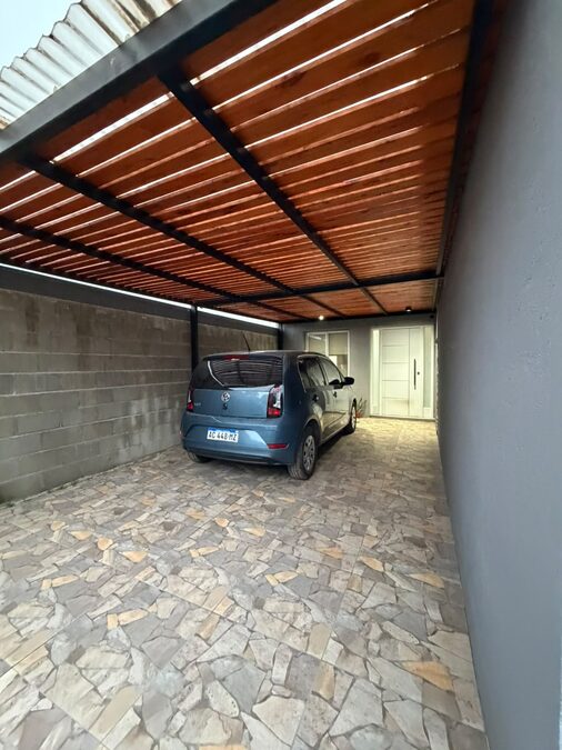 VENDO CASA 2 DORMITORIOS, ZONA JOHNSON ACERO