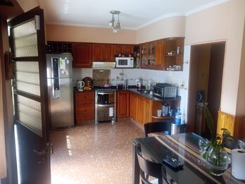 Chalet de 4 ambientes c/ cochera en San Martin