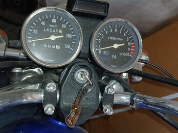 moto suzuki AX 100 mod 2015