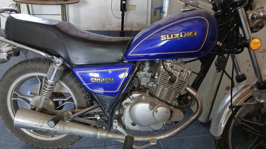 moto suzuki AX 100 mod 2015