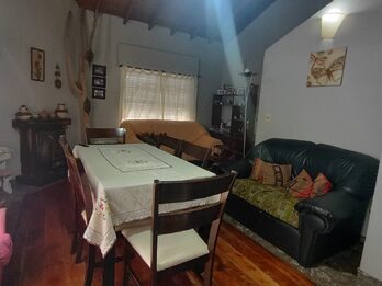 CASA DE 3 AMBIENTES CON COCHERA EN SAN MARTIN
