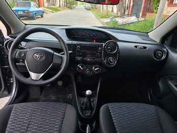 TOYOTA ETIOS 1.5 XLS 5P M/T - AÑO 2.014