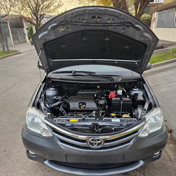 TOYOTA ETIOS 1.5 XLS 5P M/T - AÑO 2.014
