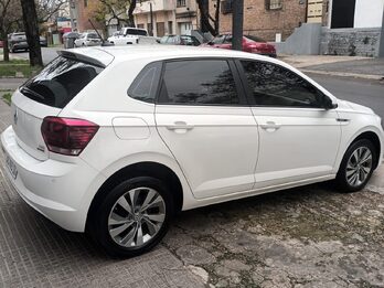 VOLKSWAGEN POLO HIGHLINE  2018