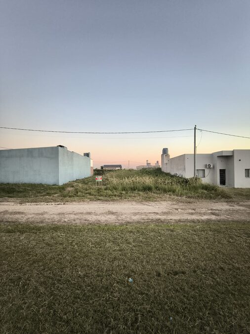 Lote en loteo Cardales de Colonia Ensayo frente a reserva