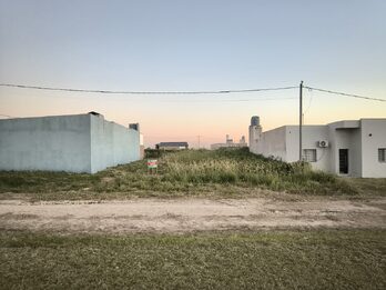 Lote en loteo Cardales de Colonia Ensayo frente a reserva