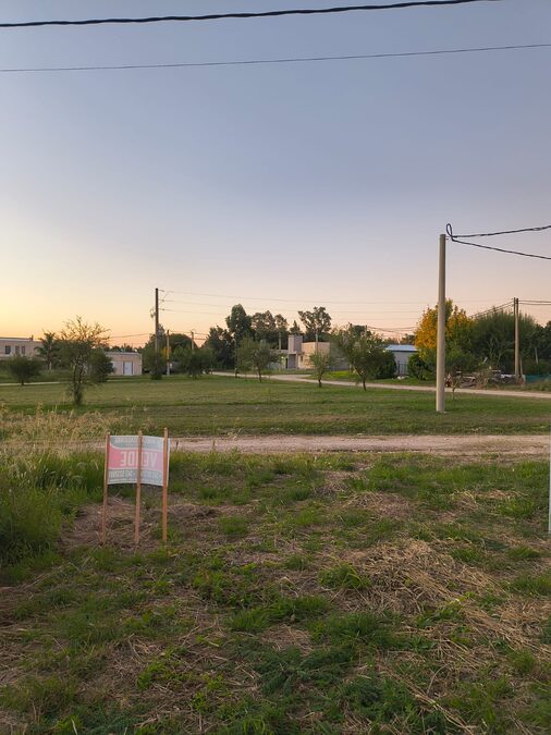 Lote en loteo Cardales de Colonia Ensayo frente a reserva