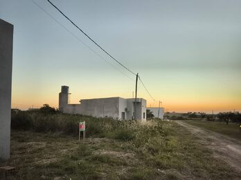 Lote en loteo Cardales de Colonia Ensayo frente a reserva