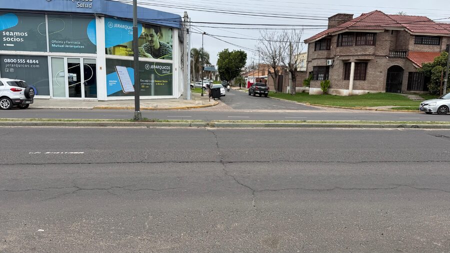 EN VENTA DEPARTAMENTO A ESTRENAR, 1 DORM SOBRE AV RAMIREZ AL 4700, IDEAL P/INVERSION.