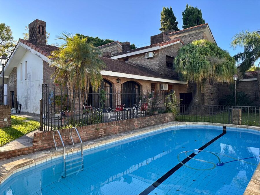✅VENDO/PERMUTO CHALET 3 DOR, 4 BAÑOS, PILETA U$D 295.000🔥