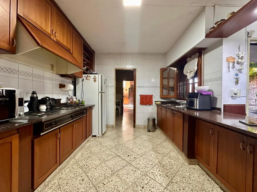 ✅VENDO/PERMUTO CHALET 3 DOR, 4 BAÑOS, PILETA U$D 295.000🔥