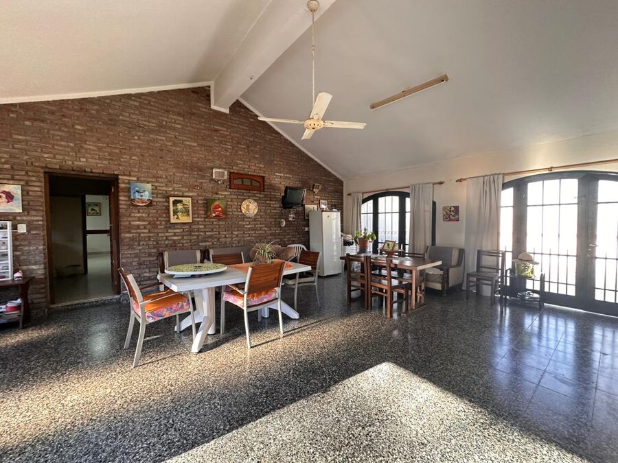 ✅VENDO/PERMUTO CHALET 3 DOR, 4 BAÑOS, PILETA U$D 295.000🔥