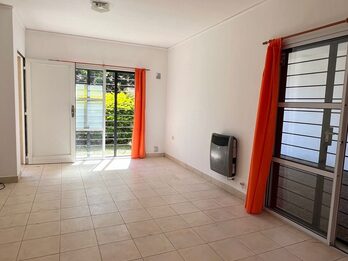 Camino Cuchilla Grande 3017 / Gran salon + casa