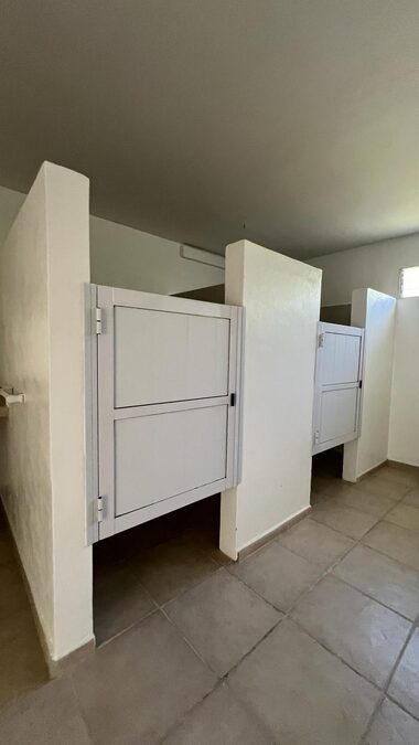 Camino Cuchilla Grande 3017 / Gran salon + casa
