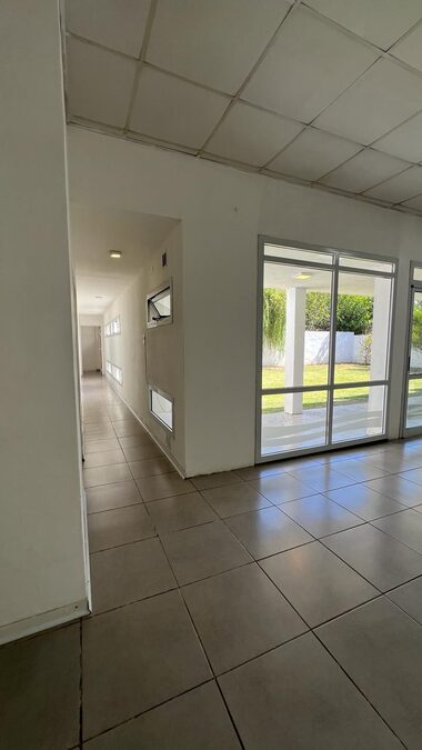 Camino Cuchilla Grande 3017 / Gran salon + casa